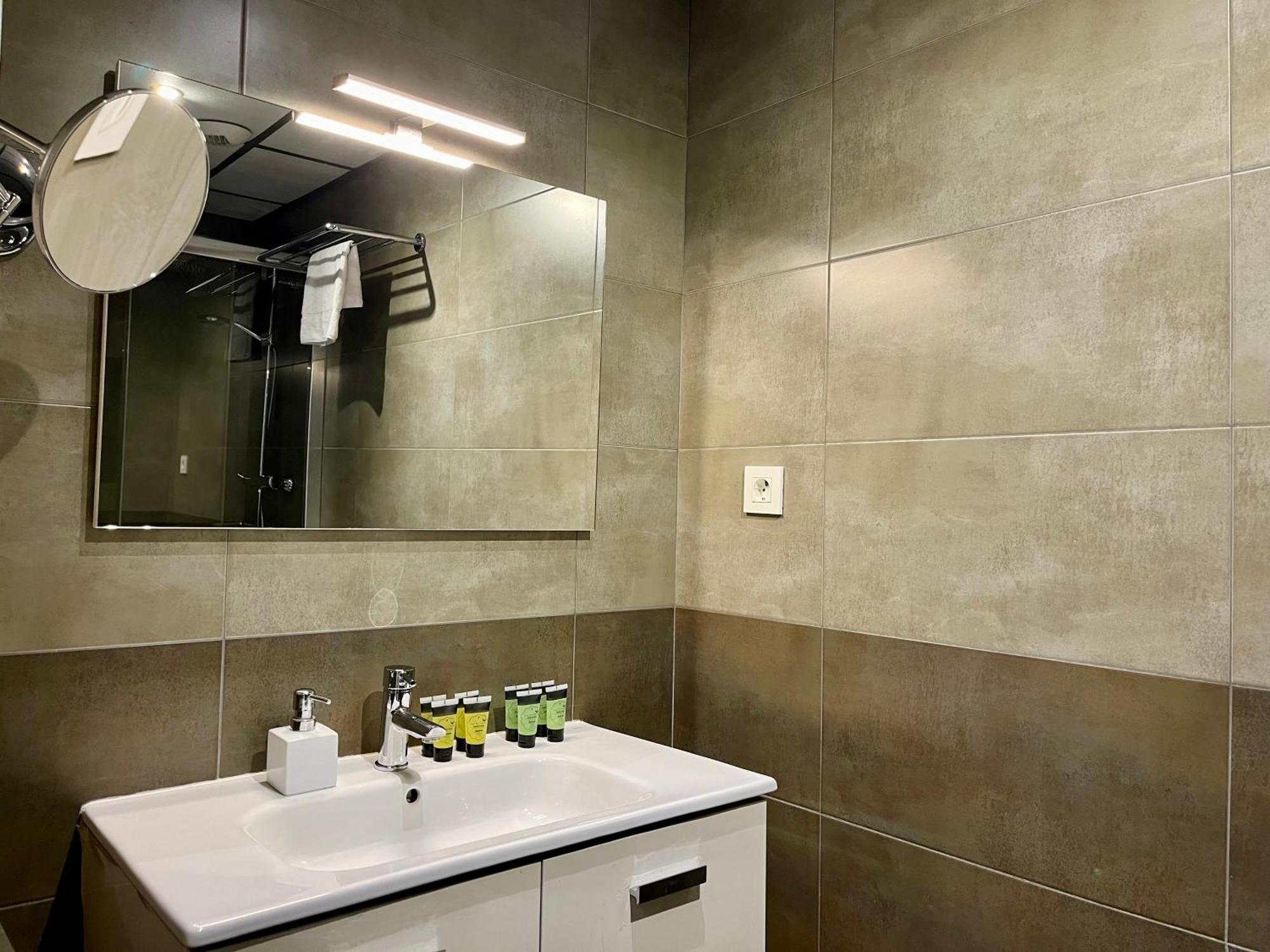 Feelathome Plaza Apartments Barcelona Exterior foto