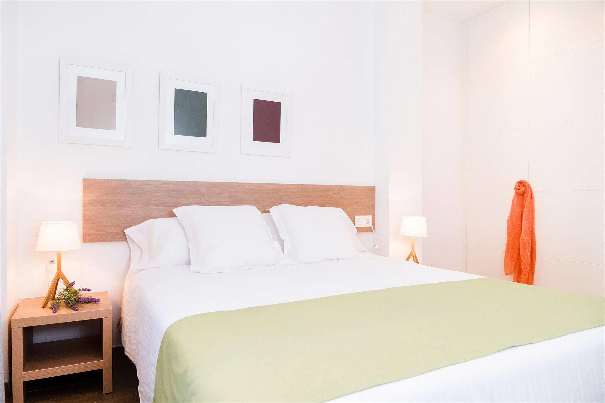 Feelathome Plaza Apartments Barcelona Exterior foto