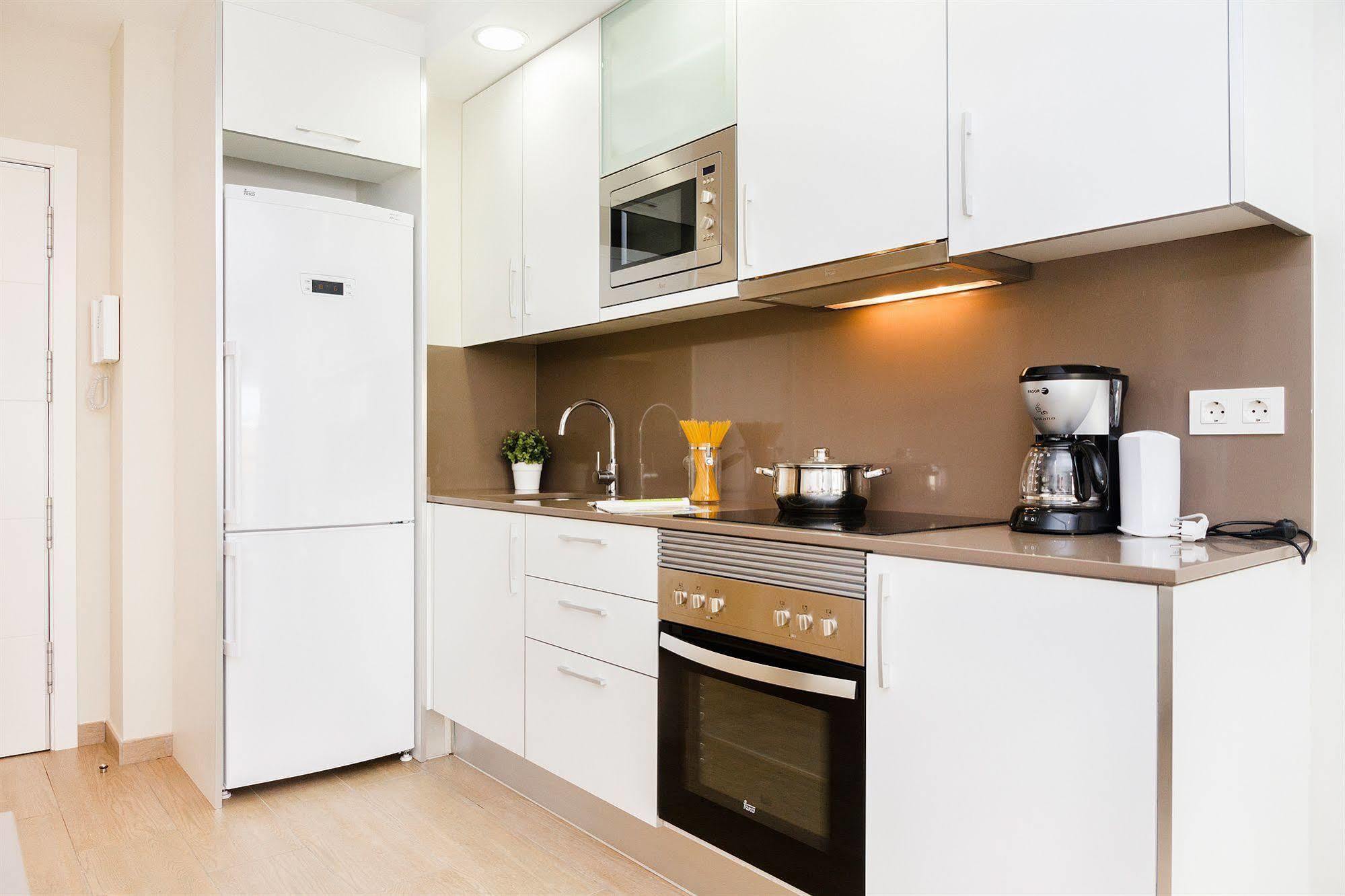 Feelathome Plaza Apartments Barcelona Exterior foto