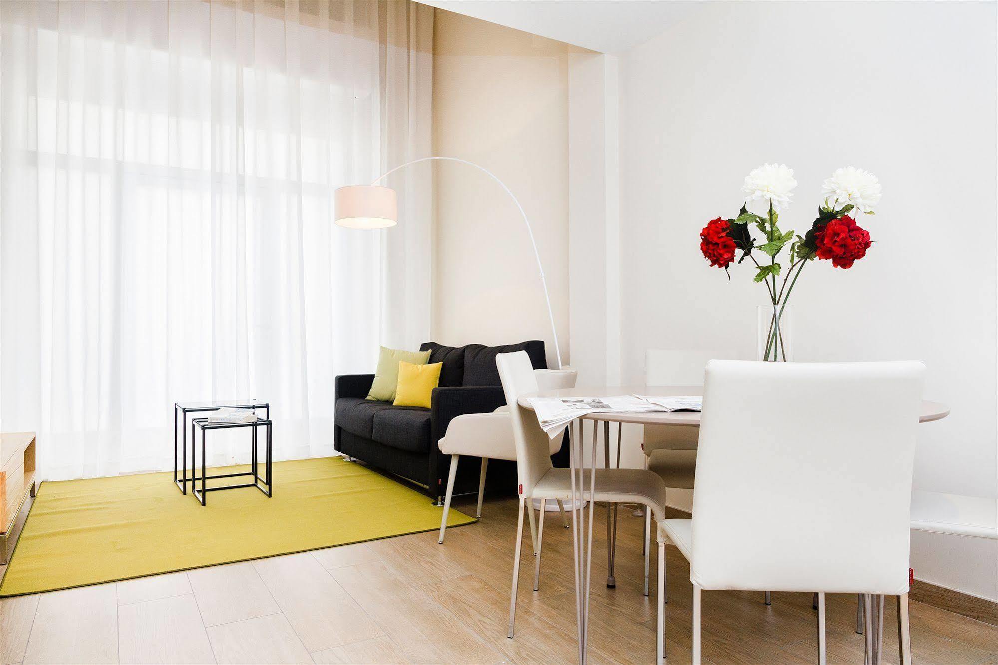 Feelathome Plaza Apartments Barcelona Exterior foto